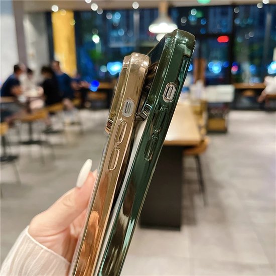 Apple iPhone 15 Pro Max Hoesjes – MagSafe Backcover – Camera Cover – Schokbestendig – Groen-Ilumina Benelux