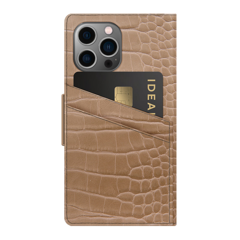 iDeal of Sweden iPhone 13 Pro Max Wallet Case - Pasjeshouder - Camel Croco-Hoesjes-Ilumina Benelux