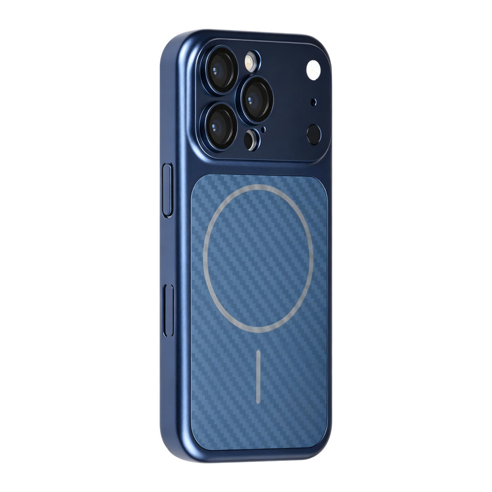 Blauw TUNIQ telefoonhoesje met diagonaal patroon en ring, van achteren op een telefoon