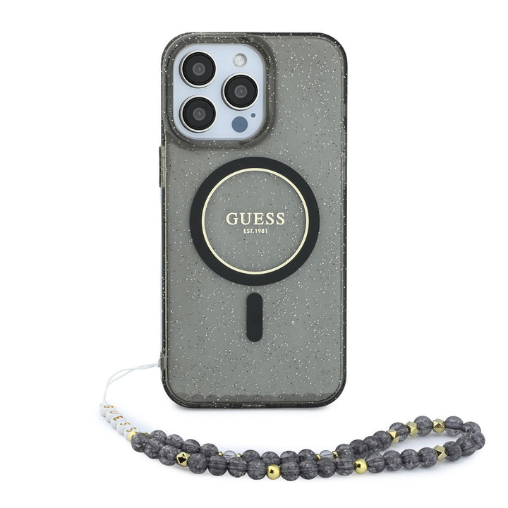 Zwart Guess telefoonhoesje met glitters, ring en parelkoord op een telefoon