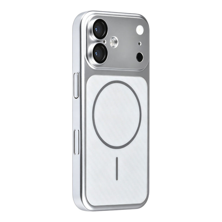 Zilverkleurig TUNIQ telefoonhoesje met diagonaal patroon en ring, van achteren op een telefoon