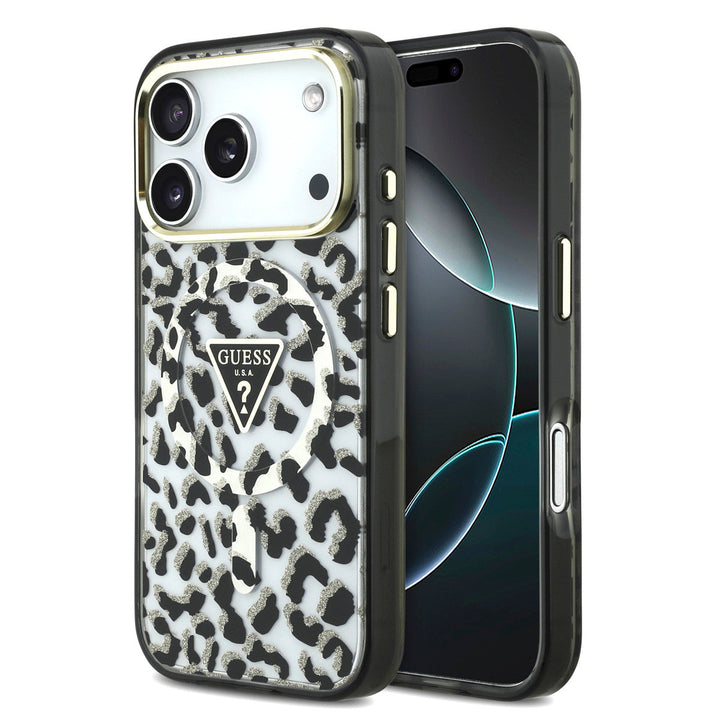 Guess telefoonhoesje met zwart-witte luipaardprint en driehoekslogo, voor- en achterkant op een telefoon