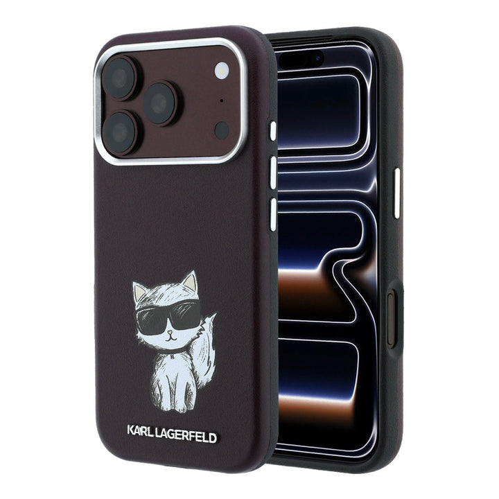 Bordeauxkleurig Karl Lagerfeld telefoonhoesje met figuur van Choupette, voor- en achterkant op een telefoon