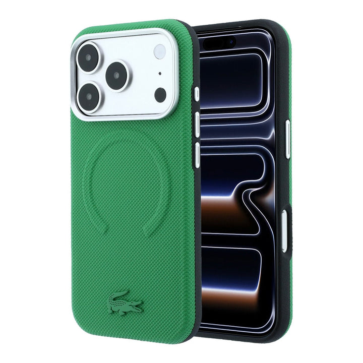 Groen Lacoste telefoonhoesje met ingedrukt ringpatroon en krokodillenlogo, voor- en achterkant op een telefoon