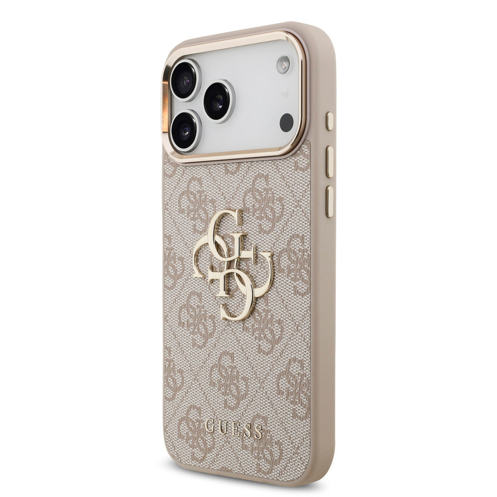Lichtgekleurd Guess telefoonhoesje met 4G-patroon en groot goudkleurig logo, schuin van achteren