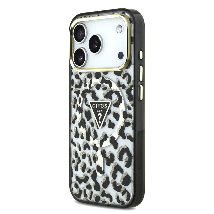 Guess telefoonhoesje met zwart-witte luipaardprint en driehoekslogo, schuin van achteren