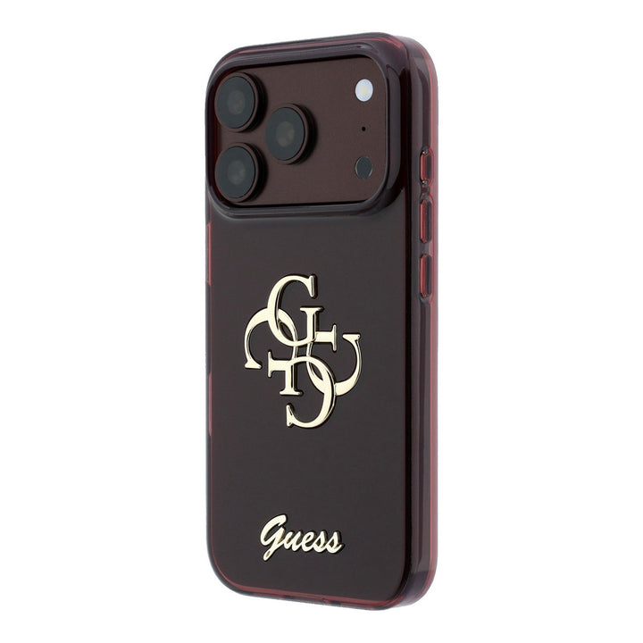 Bordeauxkleurig Guess telefoonhoesje met groot 4G-logo en goudkleurig schriftlogo, schuin van achteren