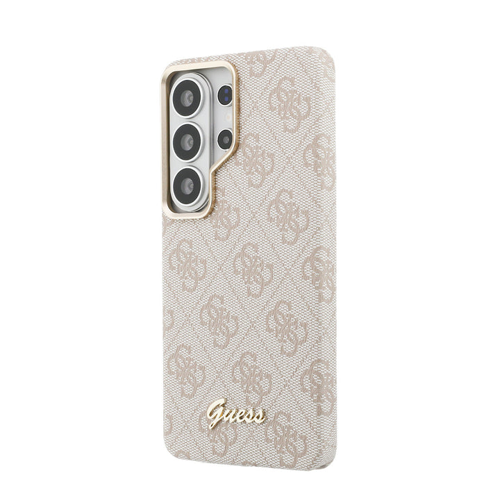 Roze Guess telefoonhoesje met 4G-patroon en goudkleurig schriftlogo, schuin van achteren