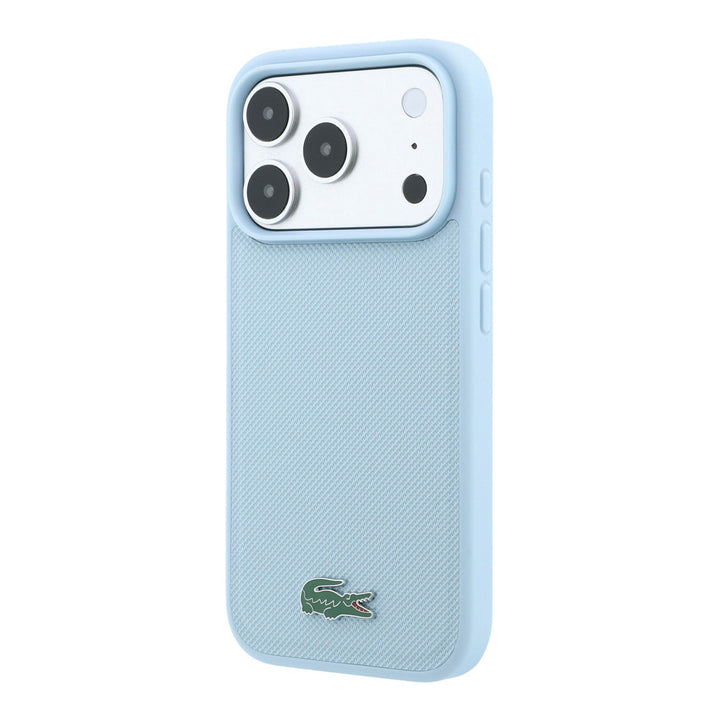 Lichtblauw Lacoste telefoonhoesje met krokodillenlogo, schuin van achteren