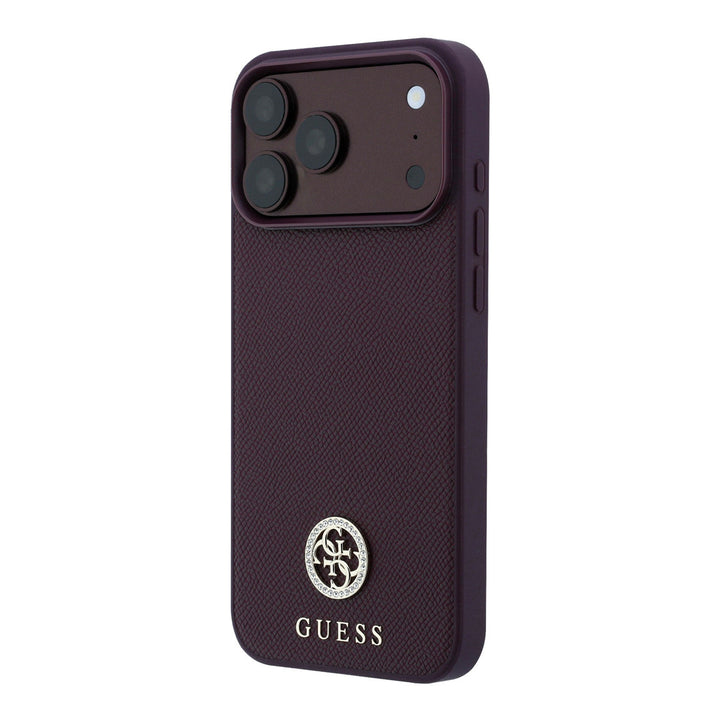 Bordeauxkleurig Guess telefoonhoesje met rond logo, schuin van achteren