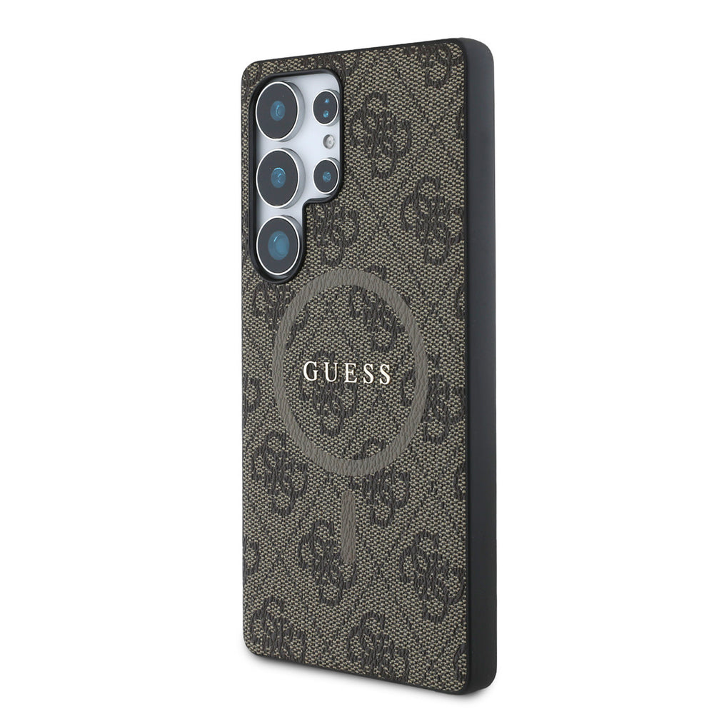 Bruin Guess telefoonhoesje met 4G-patroon en rond logo, schuin van achteren