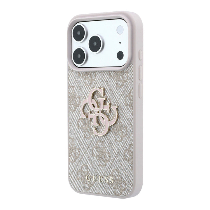 Lichtgekleurd Guess telefoonhoesje met 4G-patroon en groot logo, schuin van achteren