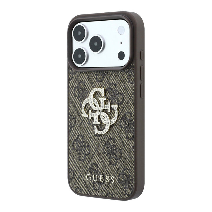 Bruin Guess telefoonhoesje met 4G-patroon en groot strasslogo, schuin van achteren