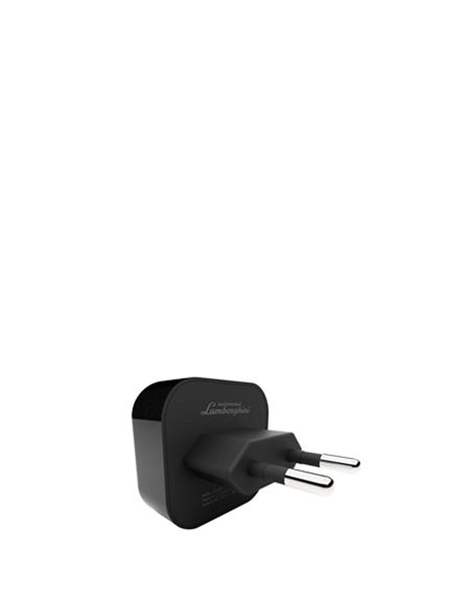Zwarte Lamborghini USB-adapter met Europese stekkerpinnen, schuin van opzij