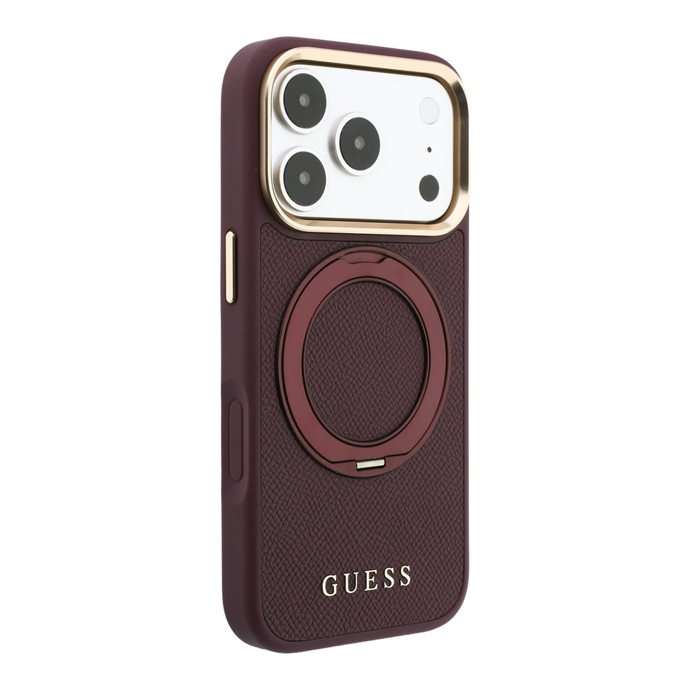 Bordeauxkleurig Guess telefoonhoesje met ingeklapte ringstandaard, schuin van achteren