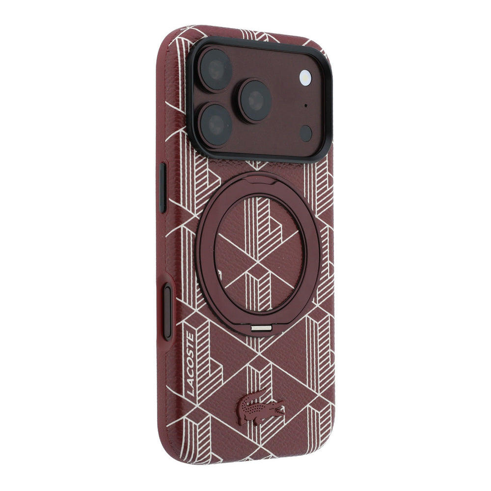 Bordeauxrood Lacoste telefoonhoesje met geometrisch patroon met ingeklapte ringstandaard, schuin van achteren