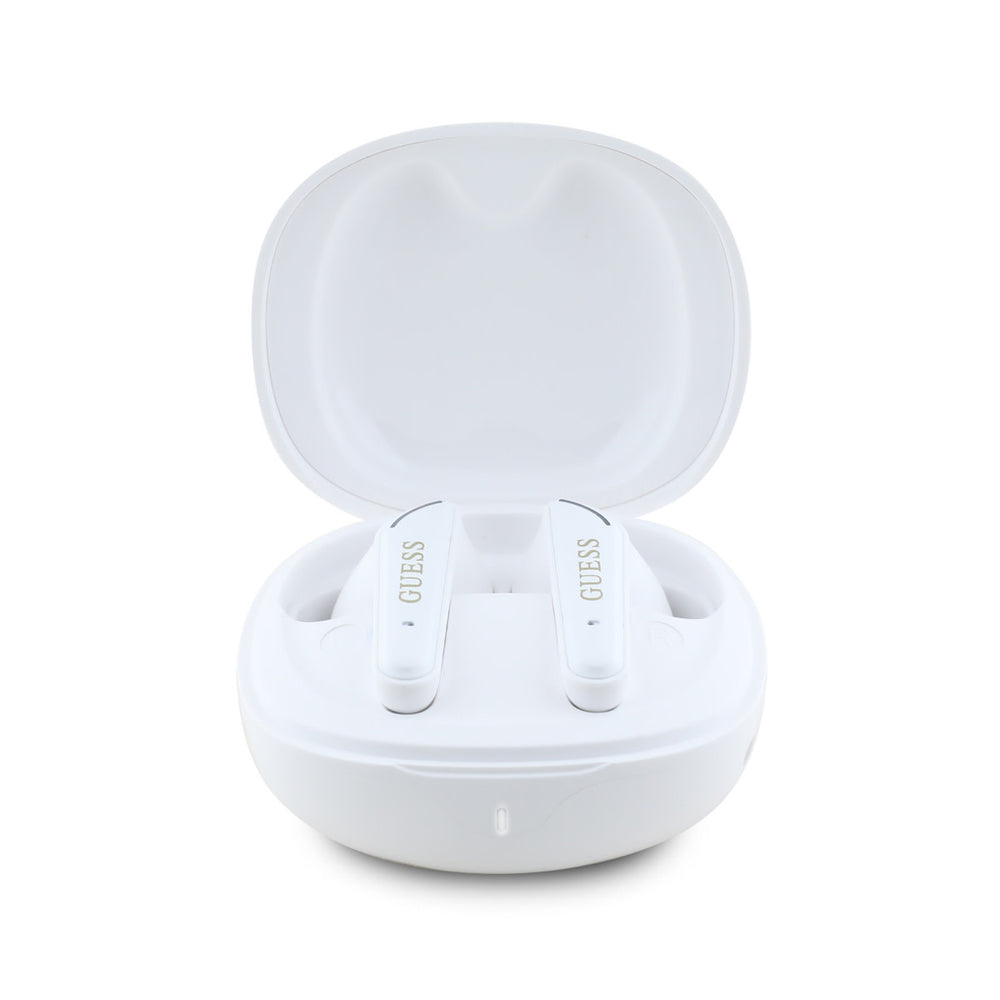 Geopende witte Guess oplaadcase met oordopjes