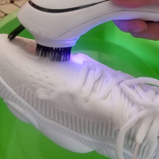 Schoenpoetsmachine – Draagbare elektrische poetsborstel – Polijsten & desinfectie – Ook voor kleding en meubels-Schoenverzorging-Ilumina Benelux