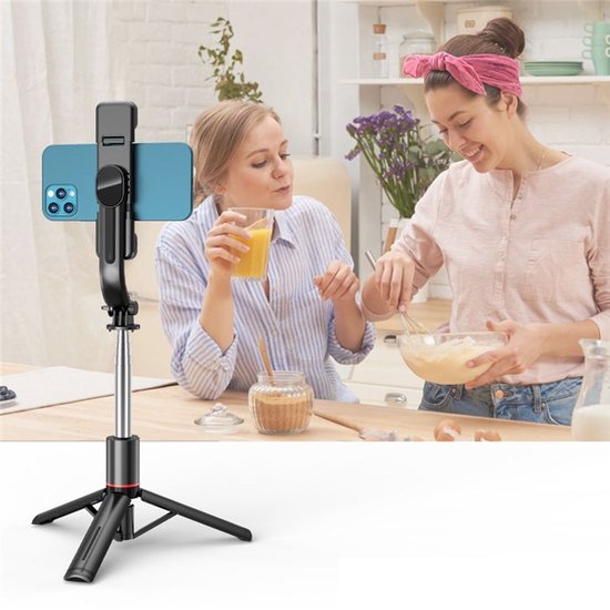 Selfie Stick Tripod – Bluetooth Afstandsbediening – LED Licht – 360° Rotatie – Geschikt voor iPhone & Samsung – Zwart-Selfiesticks-Ilumina Benelux