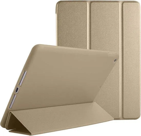 Tablethoes – Tri-Fold Smart Cover – Ultraslank – Geschikt voor iPad Air 1/2 & iPad 2017/2018 – Goud-Tablethoesjes-Ilumina Benelux